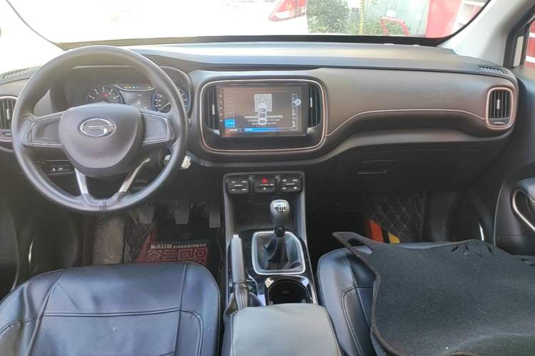 Used GAC Trumpchi GS3 2019 235T Manual Comfort Edition Center Console