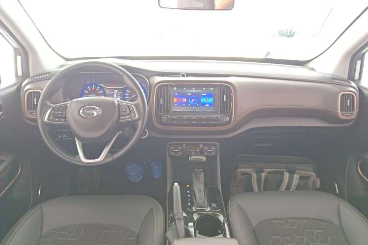 Used GAC Trumpchi GS3 2019 235T Automatic Elite Edition Center Console