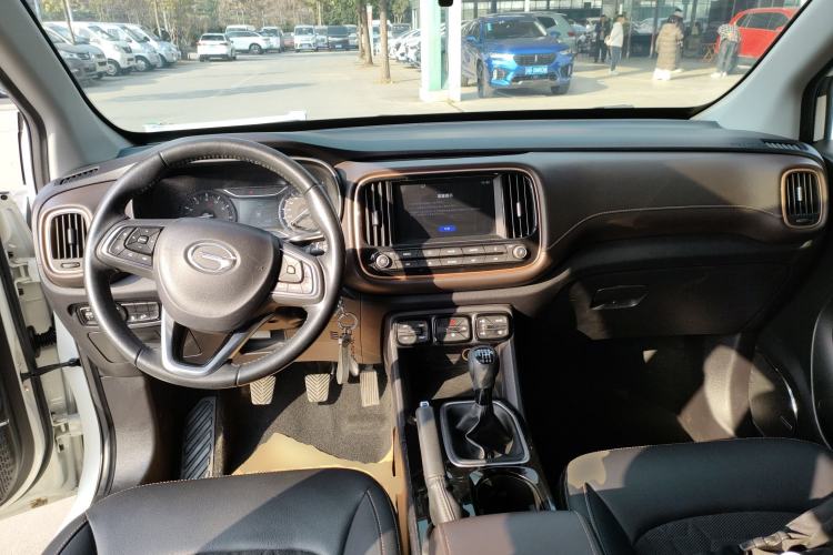 Used GAC Trumpchi GS3 2019 235T Manual Elite Edition Center Console
