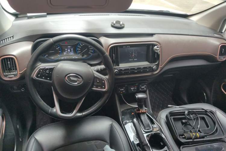 Used GAC Trumpchi GS3 2019 235T Automatic Elite Edition Center Console
