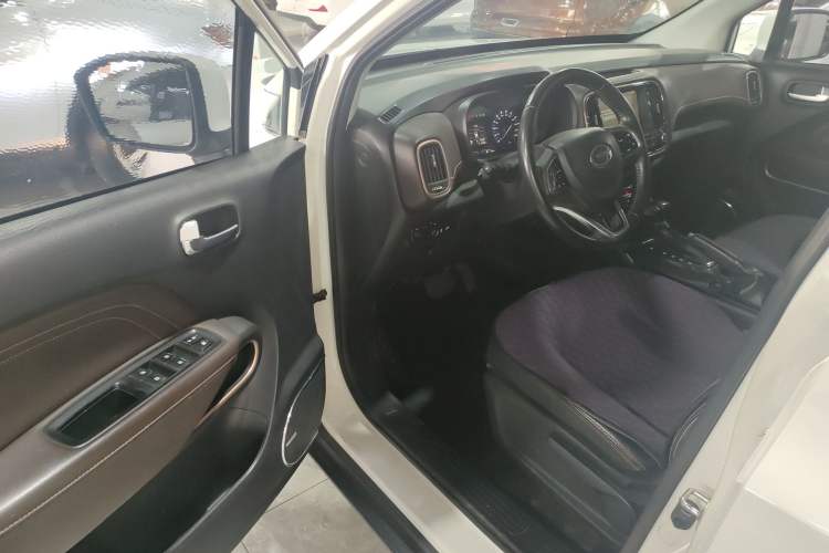 Used GAC Trumpchi GS3 2019 150N Automatic Elite Edition Driver Seat