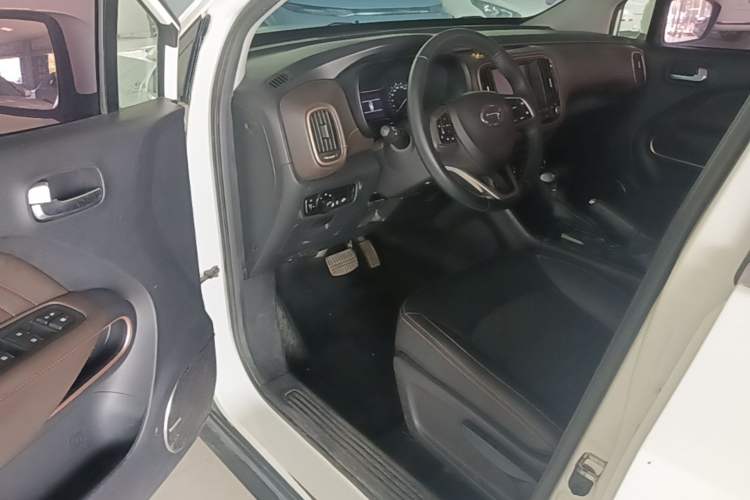 Used GAC Trumpchi GS3 2019 235T Automatic Elite Edition Driver Seat