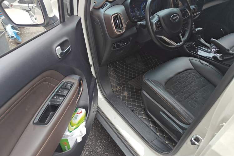 Used GAC Trumpchi GS3 2019 235T Automatic Elite Edition Driver Seat