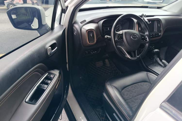 Used GAC Trumpchi GS3 2019 235T Automatic Elite Edition Driver Seat
