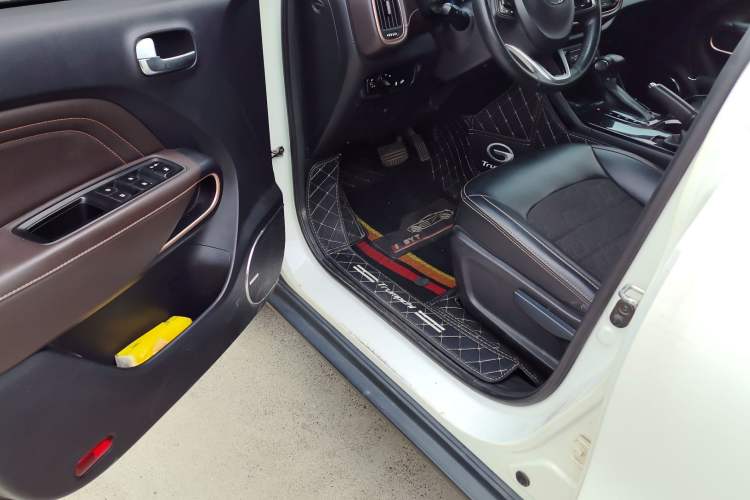 Used GAC Trumpchi GS3 2019 235T Automatic Elite Edition Driver Seat