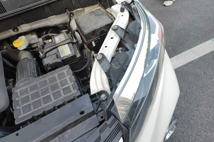 Used GAC Trumpchi GS3 2019 235T Automatic Elite Edition Engine Bay Left