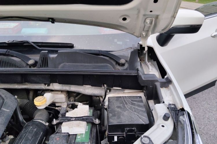 Used GAC Trumpchi GS3 2019 235T Automatic Elite Edition Engine Bay Left