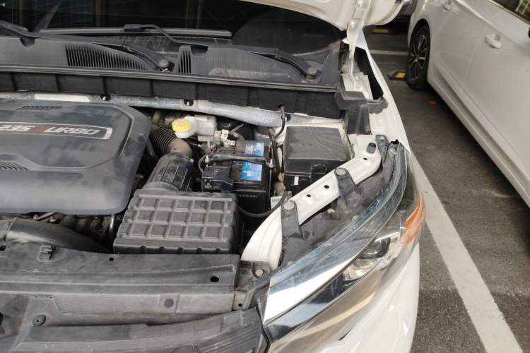 Used GAC Trumpchi GS3 2019 235T Automatic Elite Edition Engine Bay Left