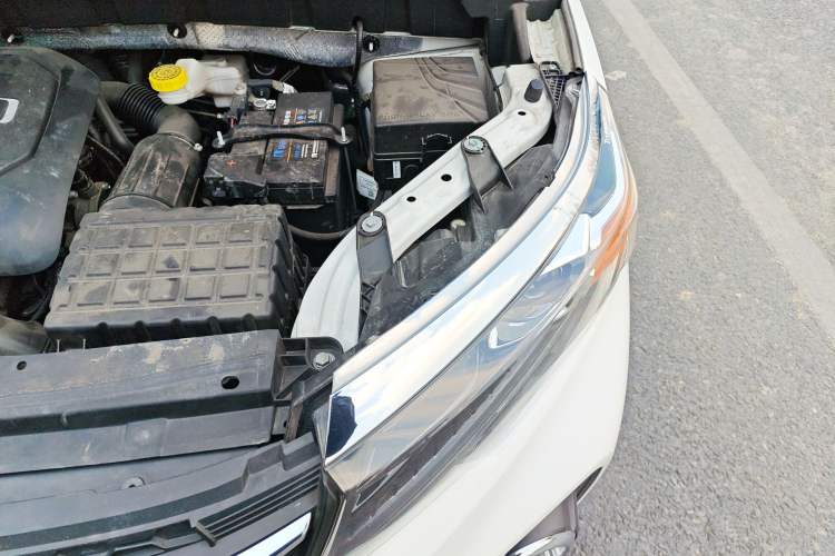 Used GAC Trumpchi GS3 2019 235T Automatic Elite Edition Engine Bay Left