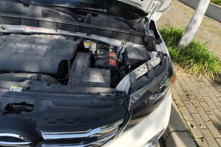 Used GAC Trumpchi GS3 2019 150N Automatic Elite Edition Engine Bay Left