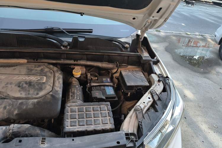 Used GAC Trumpchi GS3 2019 235T Automatic Elite Edition Engine Bay Left