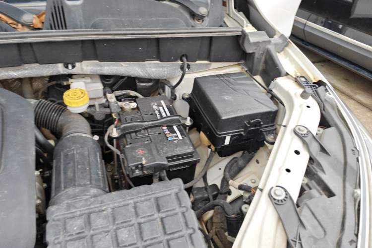 Used GAC Trumpchi GS3 2019 235T Automatic Elite Edition Engine Bay Left