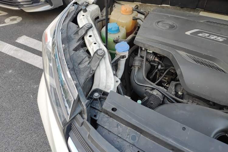 Used GAC Trumpchi GS3 2019 235T Automatic Elite Edition Engine Bay Right