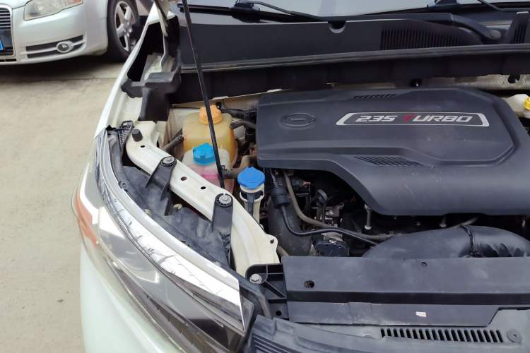 Used GAC Trumpchi GS3 2019 235T Automatic Elite Edition Engine Bay Right