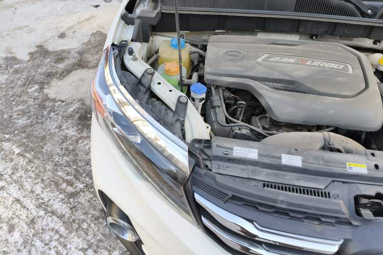 Used GAC Trumpchi GS3 2019 235T Automatic Elite Edition Engine Bay Right