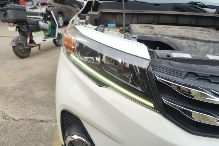 Used GAC Trumpchi GS3 2019 235T Automatic Elite Edition Exterior 6