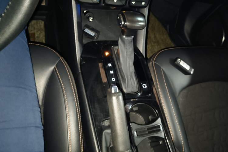 Used GAC Trumpchi GS3 2019 235T Automatic Elite Edition Gear Lever