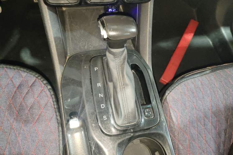 Used GAC Trumpchi GS3 2019 150N Automatic Elite Edition Gear Lever