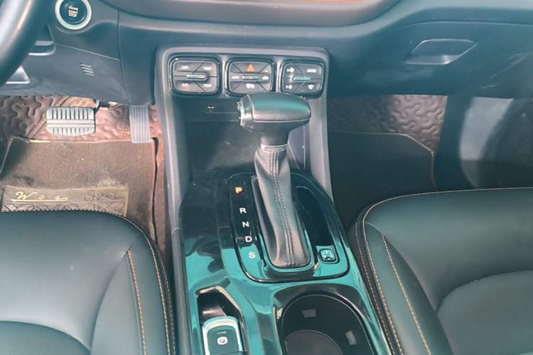 Used GAC Trumpchi GS3 2019 235T Automatic Luxury Edition Gear Lever