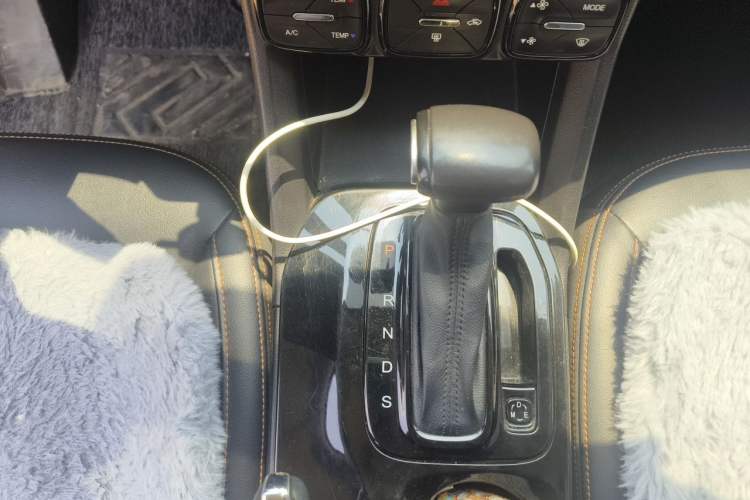 Used GAC Trumpchi GS3 2019 235T Automatic Elite Edition Gear Lever