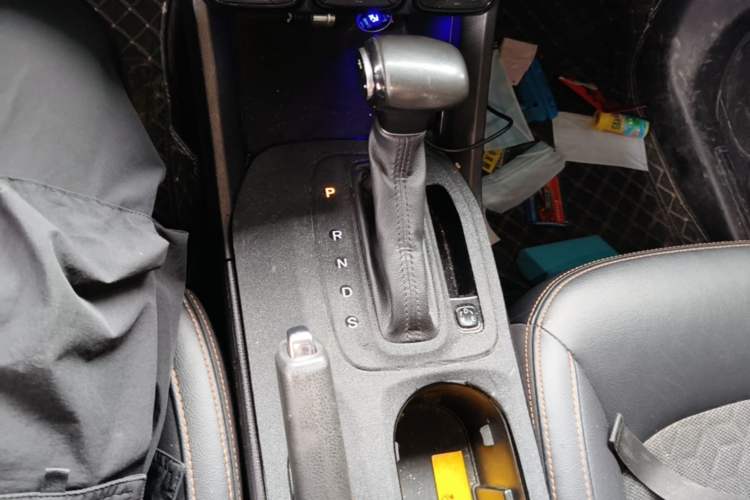 Used GAC Trumpchi GS3 2019 235T Automatic Elite Edition Gear Lever
