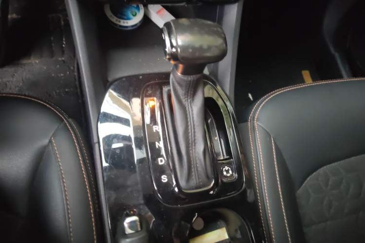 Used GAC Trumpchi GS3 2019 235T Automatic Elite Edition Gear Lever