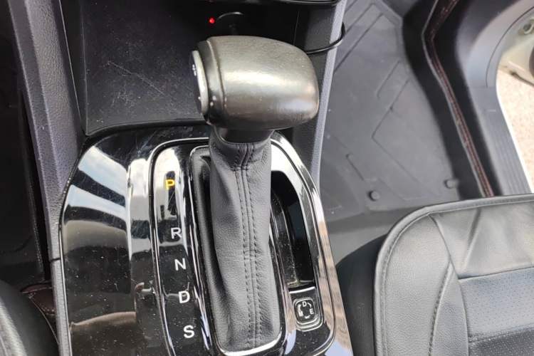 Used GAC Trumpchi GS3 2019 235T Automatic Elite Edition Gear Lever