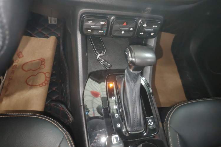Used GAC Trumpchi GS3 2019 235T Automatic Elite Edition Gear Lever
