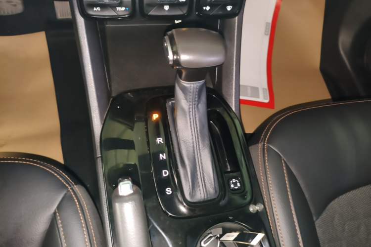 Used GAC Trumpchi GS3 2019 235T Automatic Elite Edition Gear Lever