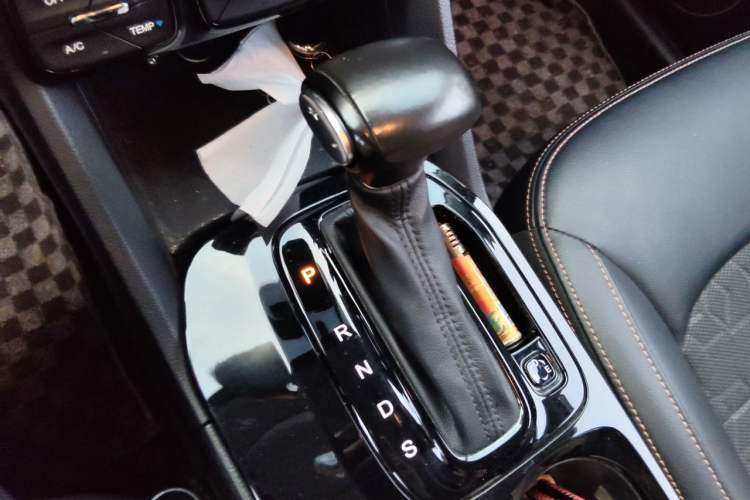 Used GAC Trumpchi GS3 2019 235T Automatic Elite Edition Gear Lever