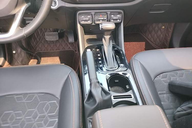 Used GAC Trumpchi GS3 2019 235T Automatic Elite Edition Gear Lever