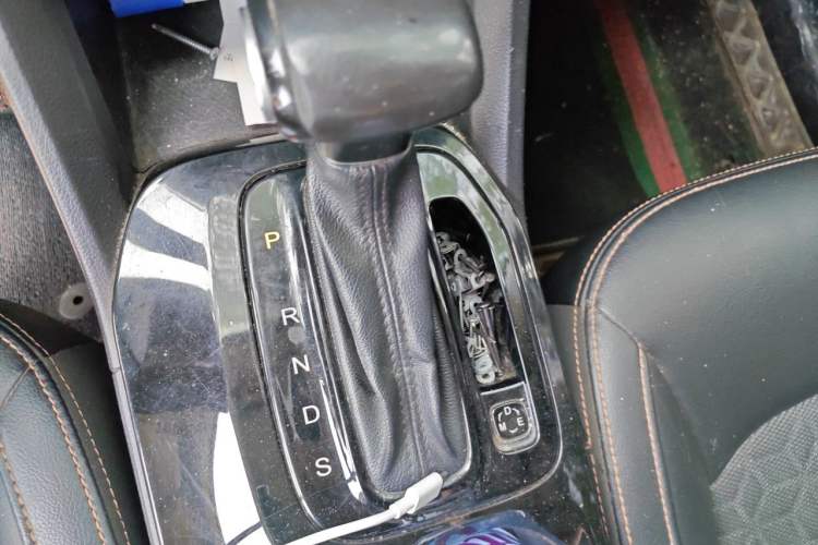 Used GAC Trumpchi GS3 2019 235T Automatic Elite Edition Gear Lever