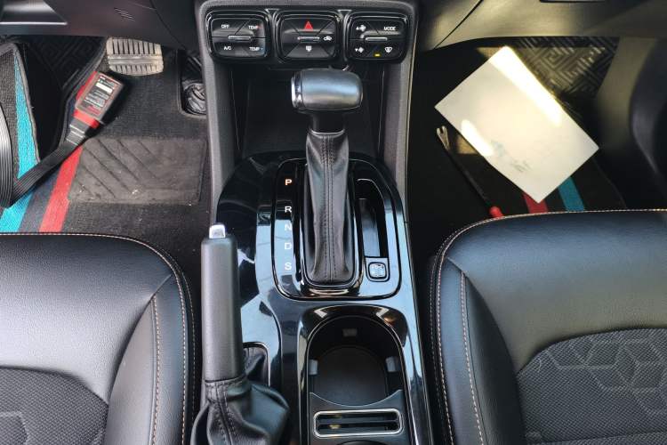 Used GAC Trumpchi GS3 2019 235T Automatic Elite Edition Gear Lever