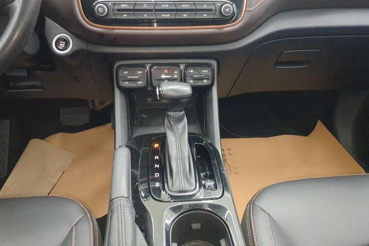 Used GAC Trumpchi GS3 2019 235T Automatic Elite Edition Gear Lever