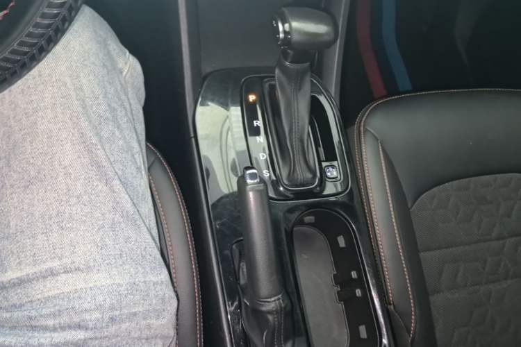 Used GAC Trumpchi GS3 2019 235T Automatic Elite Edition Gear Lever