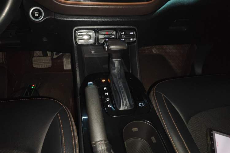 Used GAC Trumpchi GS3 2019 235T Automatic Elite Edition Gear Lever