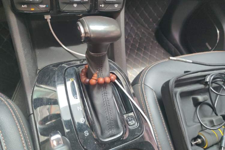 Used GAC Trumpchi GS3 2019 235T Automatic Elite Edition Gear Lever