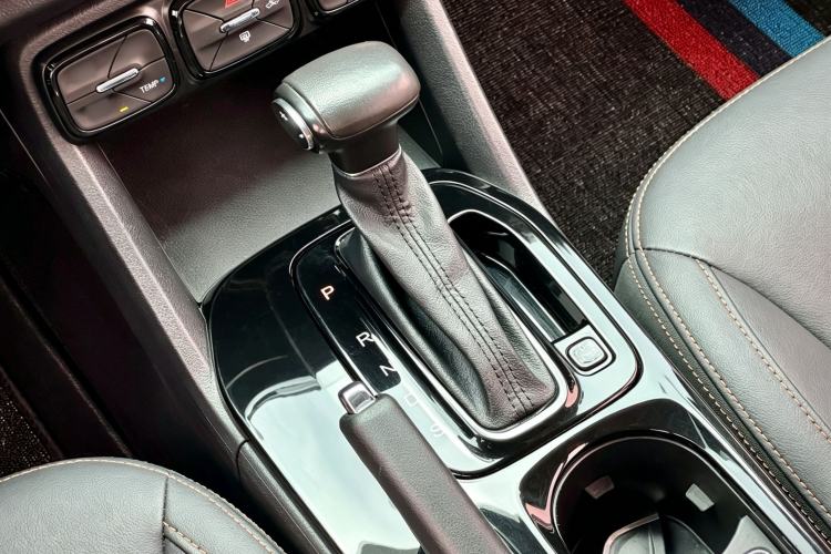 Used GAC Trumpchi GS3 2019 235T Automatic Elite Edition Gear Lever
