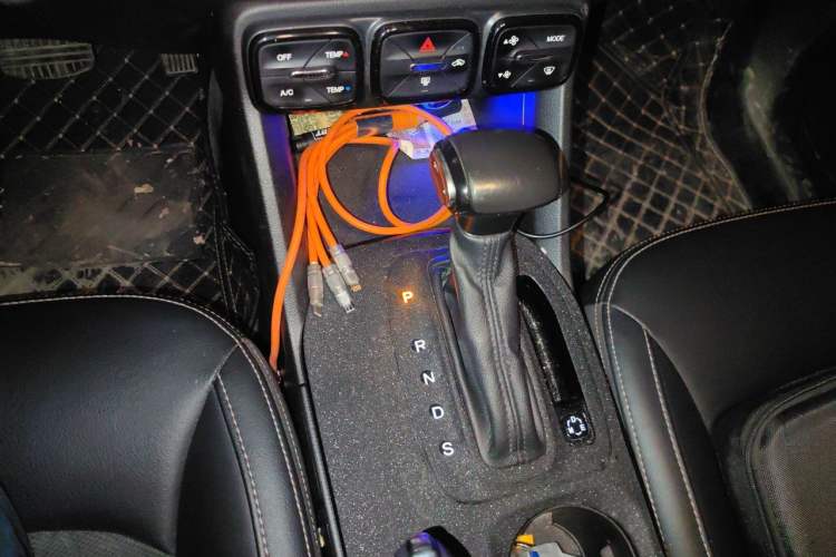 Used GAC Trumpchi GS3 2019 235T Automatic Elite Edition Gear Lever
