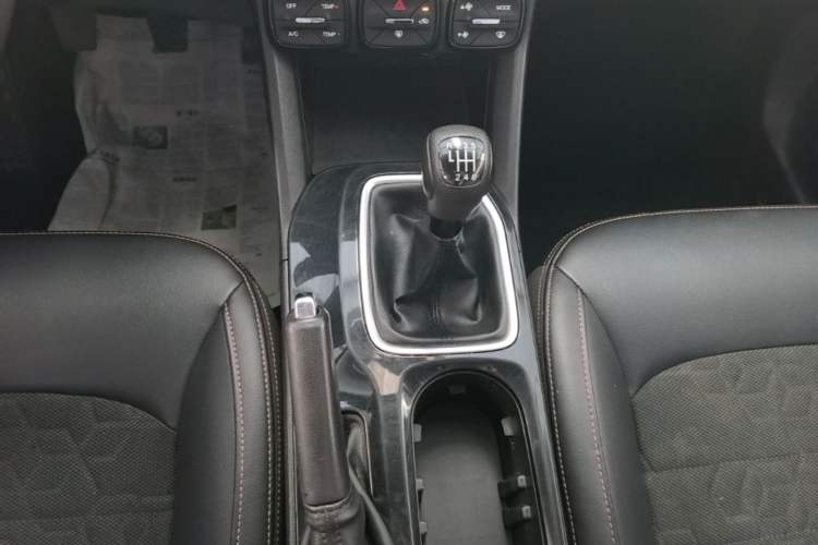 Used GAC Trumpchi GS3 2019 235T Manual Comfort Edition Gear Lever