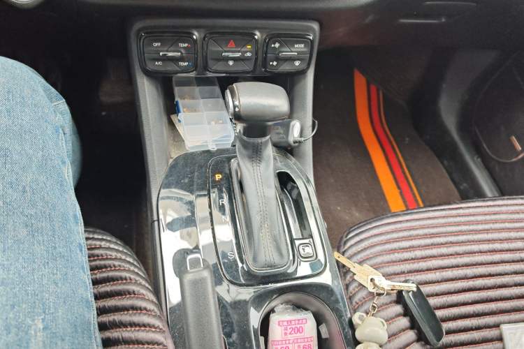 Used GAC Trumpchi GS3 2019 235T Automatic Elite Edition Gear Lever