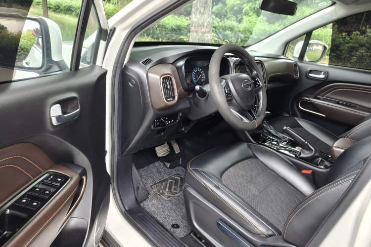 Used GAC Trumpchi GS3 2019 235T Automatic Elite Edition Interior 1
