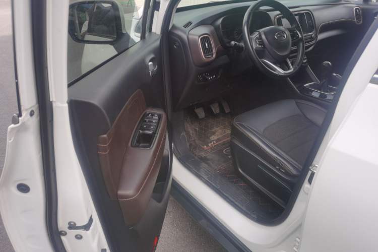 Used GAC Trumpchi GS3 2019 235T Manual Elite Edition Interior 1