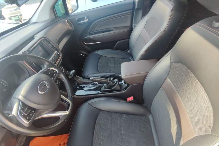 Used GAC Trumpchi GS3 2019 235T Automatic Elite Edition Interior 1