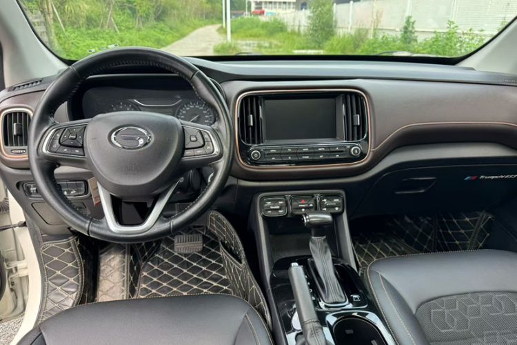 Used GAC Trumpchi GS3 2019 235T Automatic Elite Edition Interior 1