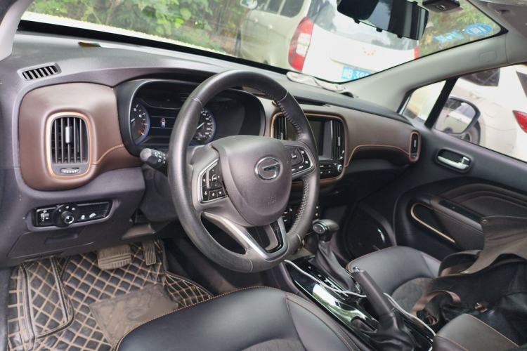 Used GAC Trumpchi GS3 2019 235T Automatic Elite Edition Interior 2