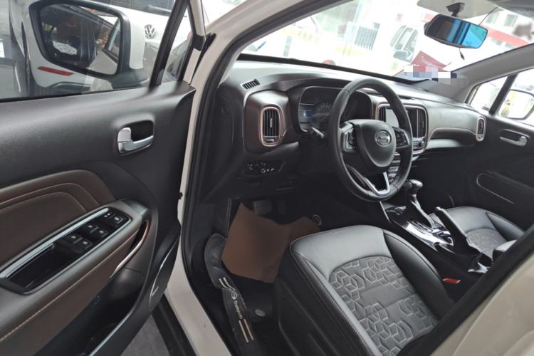 Used GAC Trumpchi GS3 2019 235T Automatic Elite Edition Interior 2