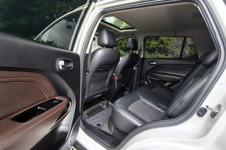Used GAC Trumpchi GS3 2019 235T Automatic Elite Edition Interior 2