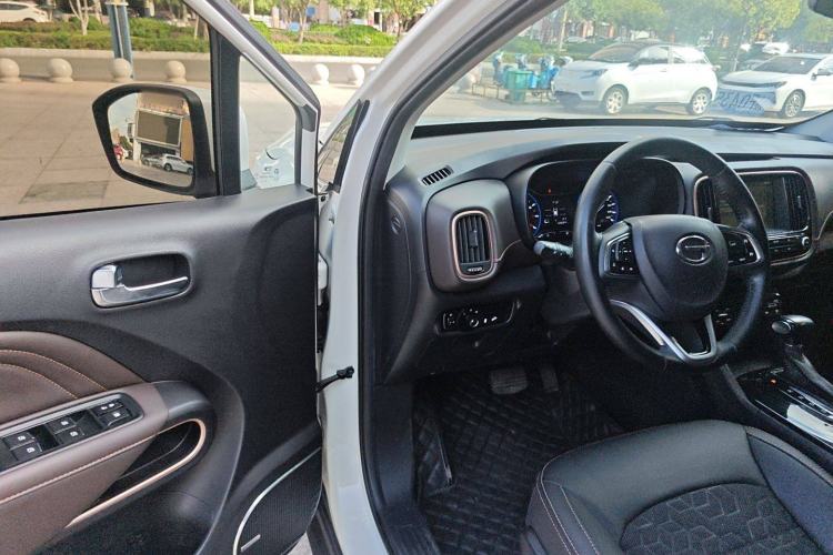 Used GAC Trumpchi GS3 2019 235T Automatic Elite Edition Interior 2