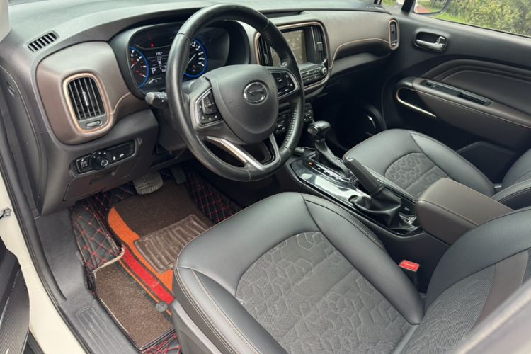 Used GAC Trumpchi GS3 2019 235T Automatic Elite Edition Interior 2